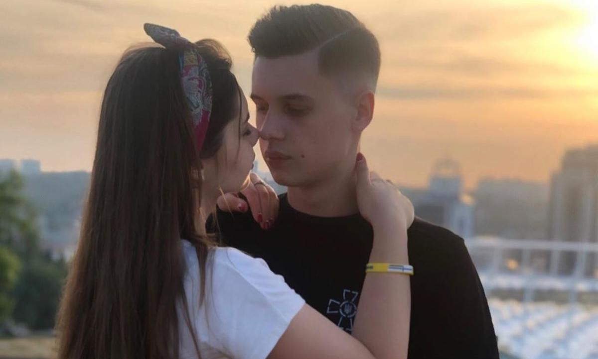 Звільнений з полону моряк Андрій Ейдер освідчився дівчині: зворушливі фото Звільнений з полону моряк Андрій Ейдер освідчився дівчині: зворушливі фото