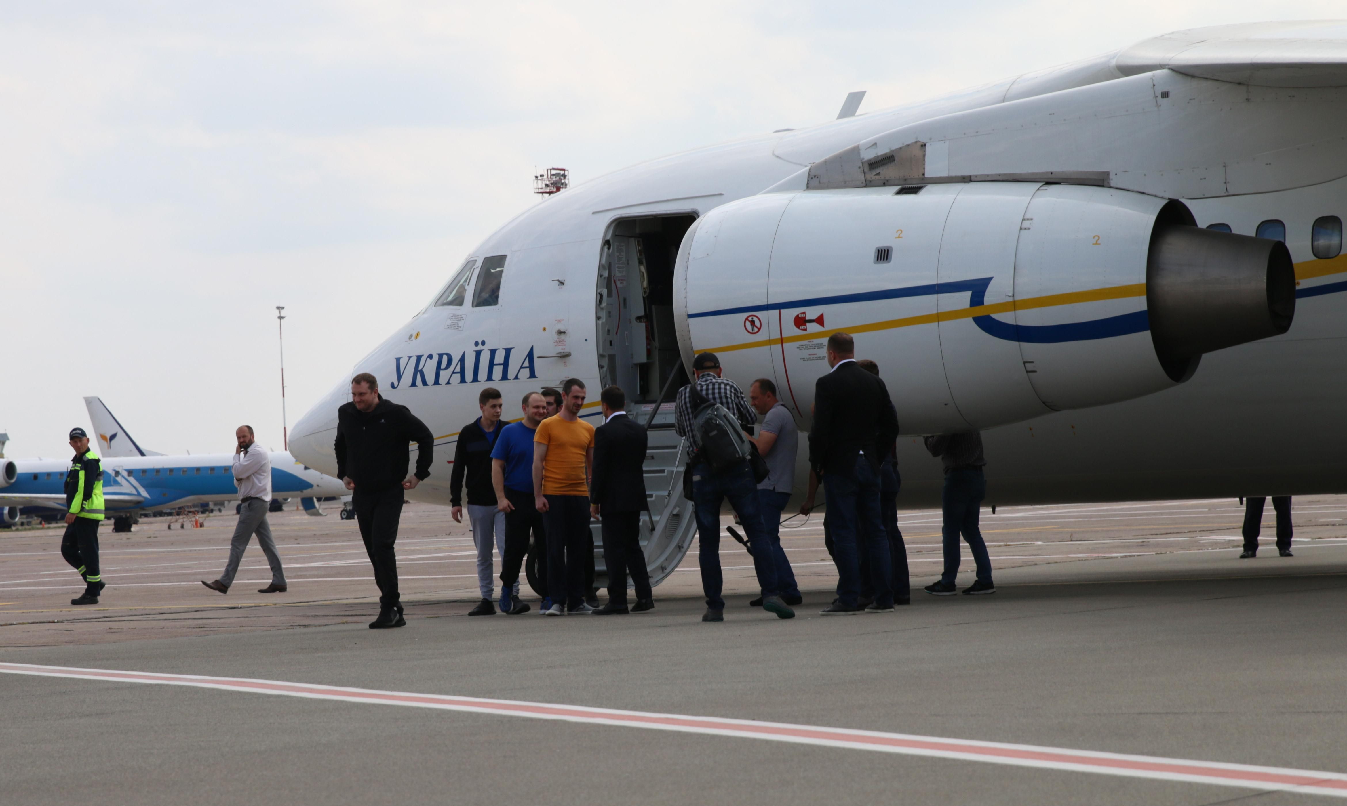 У Міноборони розповіли про стан здоров'я звільнених з полону моряків