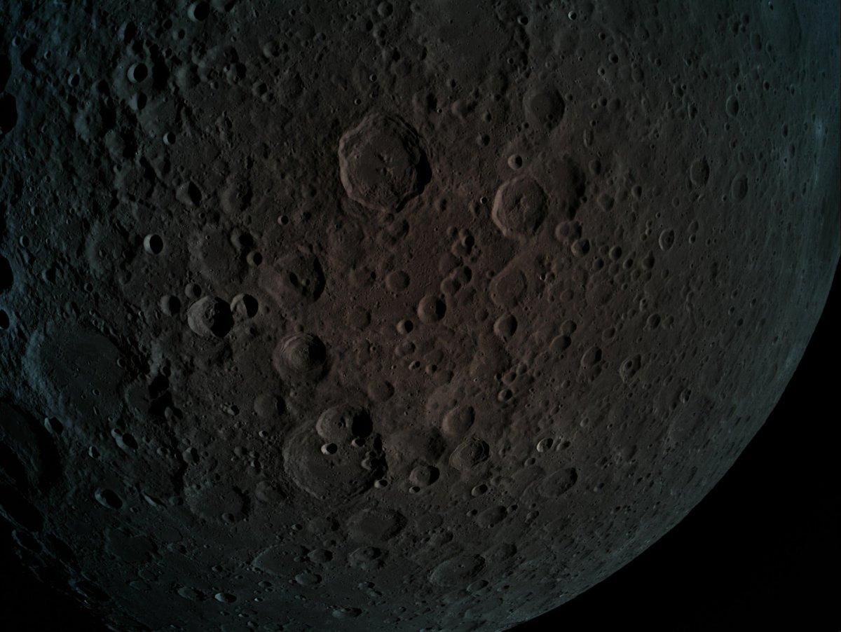 На Місяці можуть бути дорогоцінні метали На Місяці можуть бути дорогоцінні метали