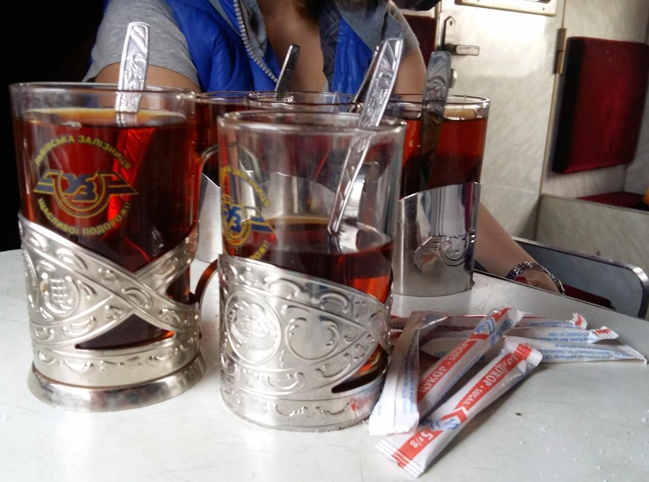 "Укрзализныця" отказывается от традиционных металлических подстаканников: чем их заменят "Укрзализныця" отказывается от традиционных металлических подстаканников: чем их заменят