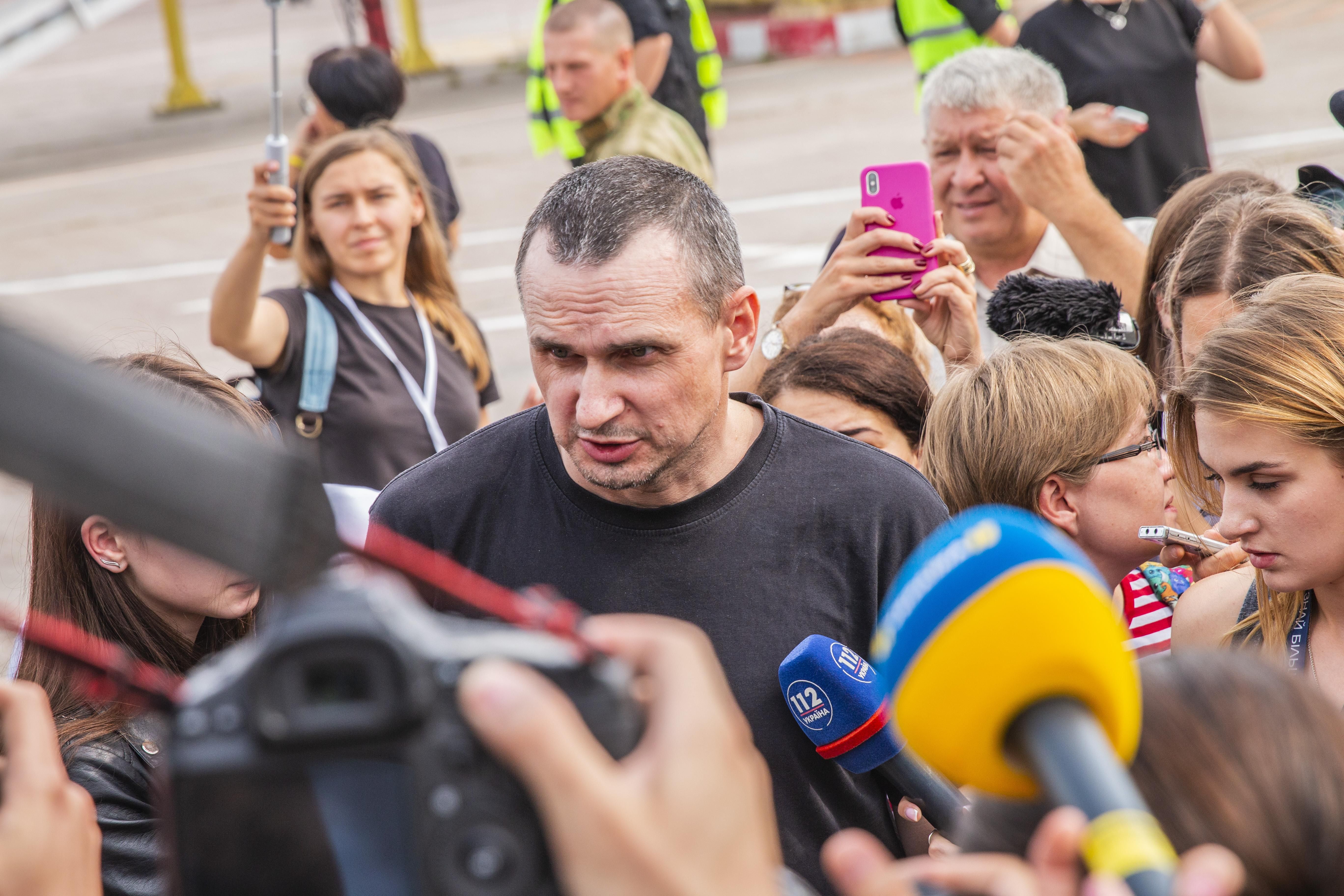 Обмін полонених не означає, що Росія готова віддати Крим і Донбас, – Сенцов Обмін полонених не означає, що Росія готова віддати Крим і Донбас, – Сенцов