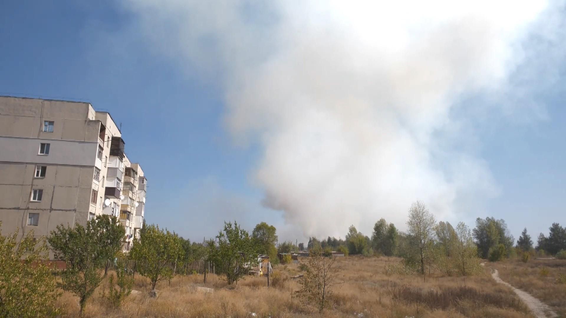 Масштабна пожежа спалахнула на полігоні під Харковом: фото, відео Масштабна пожежа спалахнула на полігоні під Харковом: фото, відео
