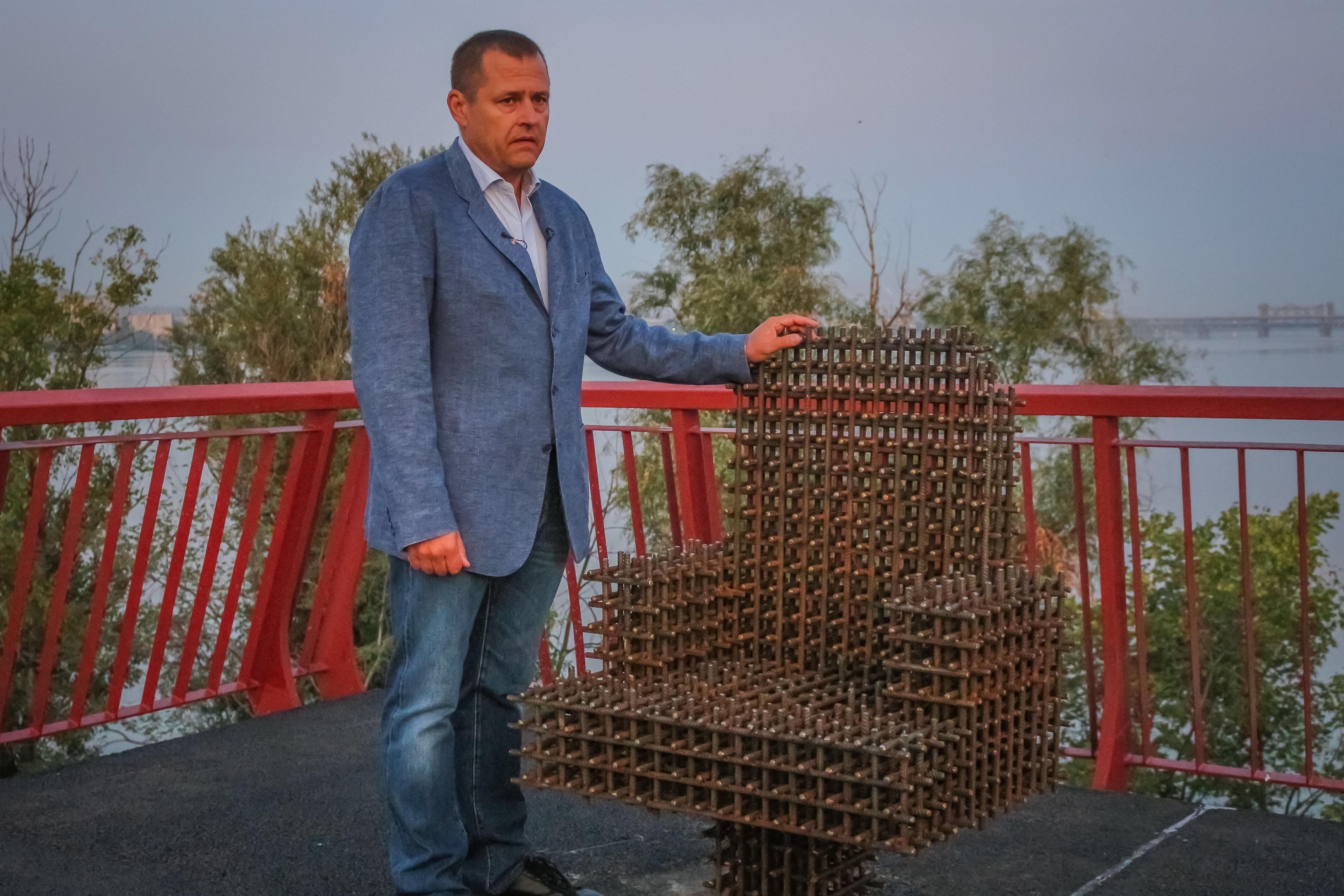 Новий міст, який Філатов відкрив завчасно, продовжать ремонтувати: фото, відео Новий міст, який Філатов відкрив завчасно, продовжать ремонтувати: фото, відео