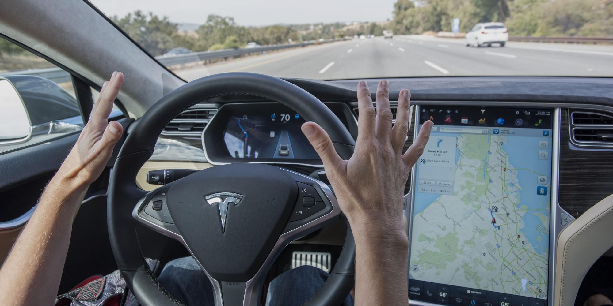 Водій Tesla заснув за кермом на шаленій швидкості: вражаюче відео 