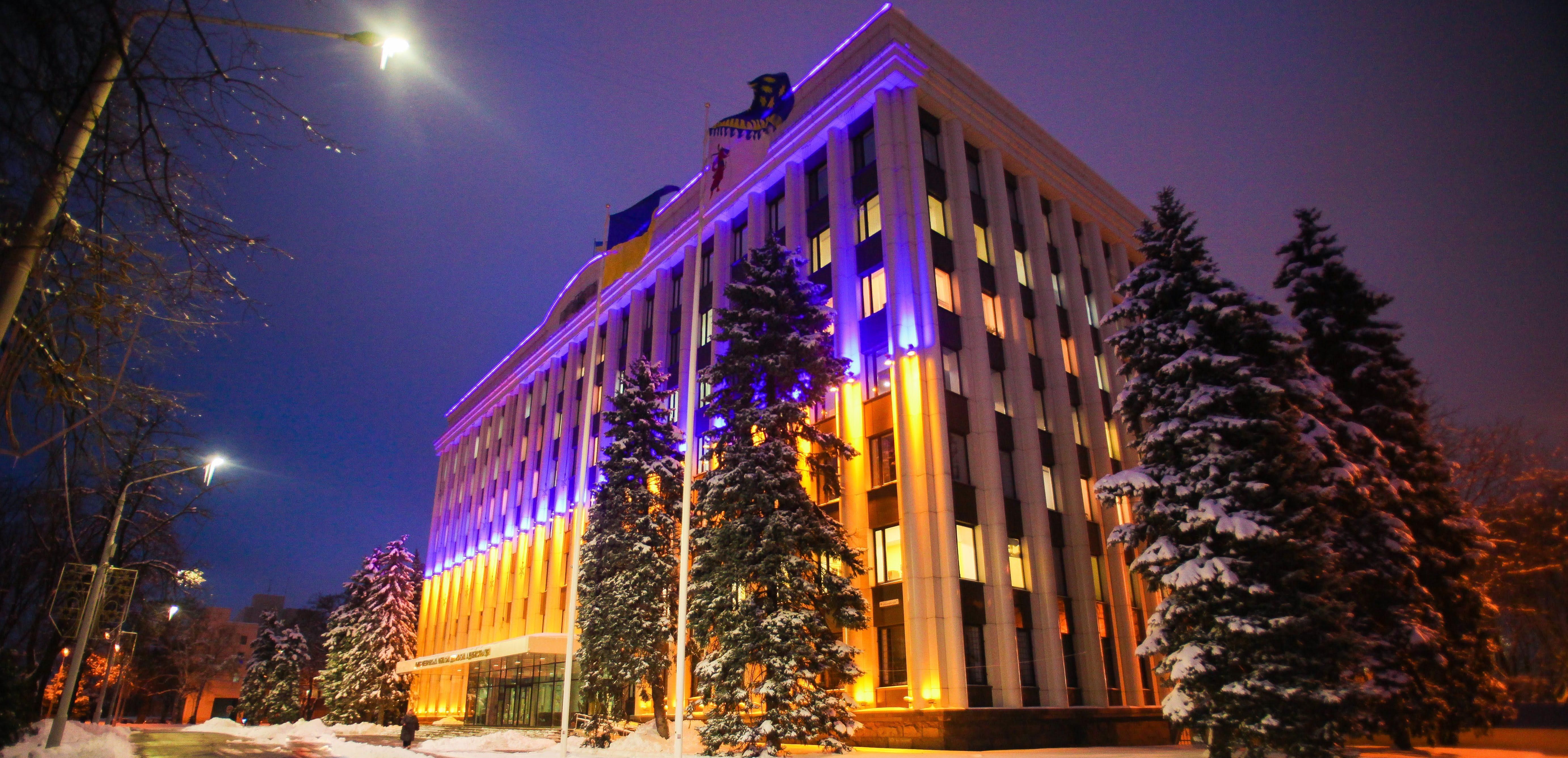 Київський бізнесмен із дружиною-росіянкою: Зеленський бачить Бондаренка головою Дніпропетровщини Київський бізнесмен із дружиною-росіянкою: Зеленський бачить Бондаренка головою Дніпропетровщини