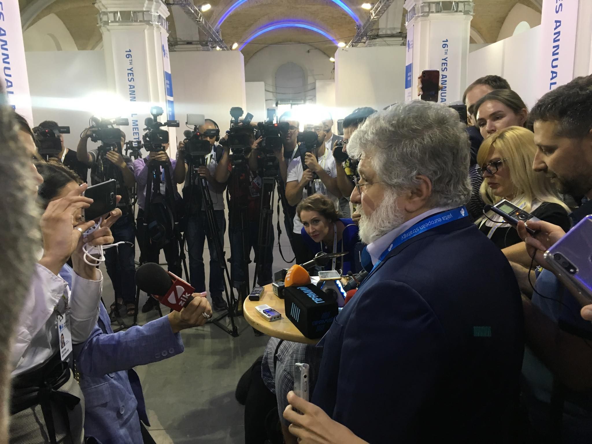 Коломойский готов к мировому соглашению по "Приватбанку" Коломойский готов к мировому соглашению по "Приватбанку"