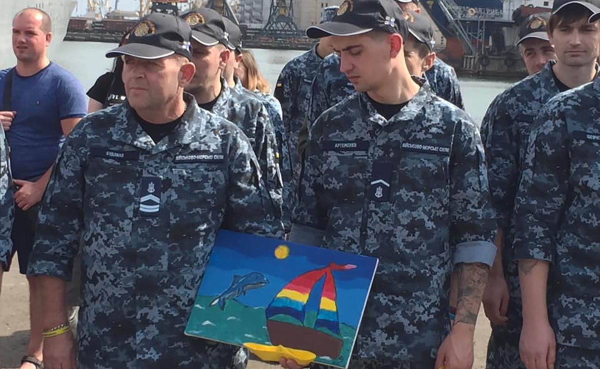 Освобожденные из плена моряки вернулись в Одессу: трогательные фото, видео
