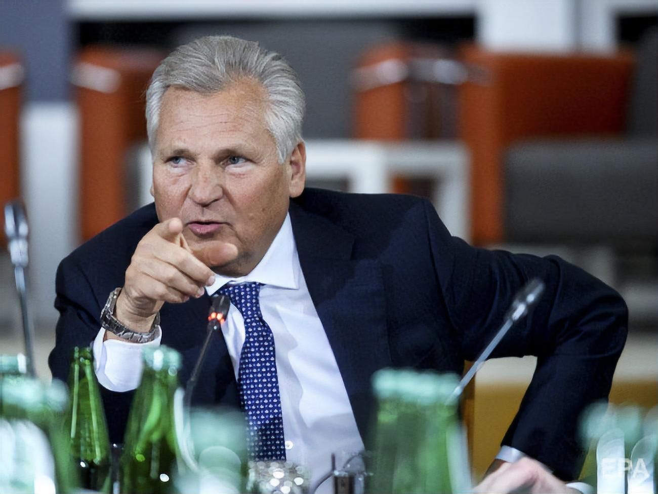 Поднимание рук – это физкультура, а не парламент, – Квасневский о работе украинской Рады Поднимание рук – это физкультура, а не парламент, – Квасневский о работе украинской Рады