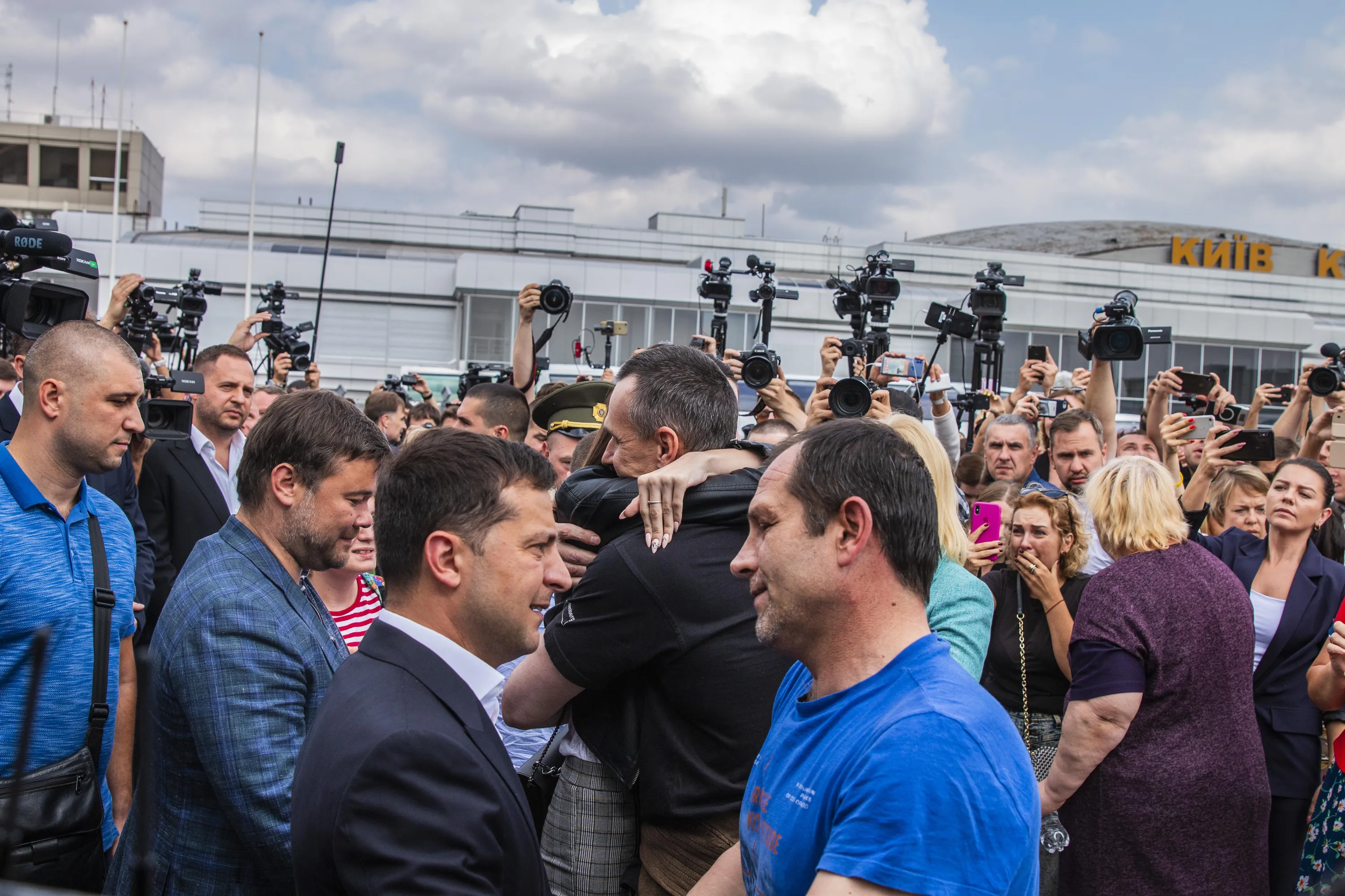 Звільнений Балух з Зеленським / фото 24 каналу Звільнений Балух з Зеленським / фото 24 каналу