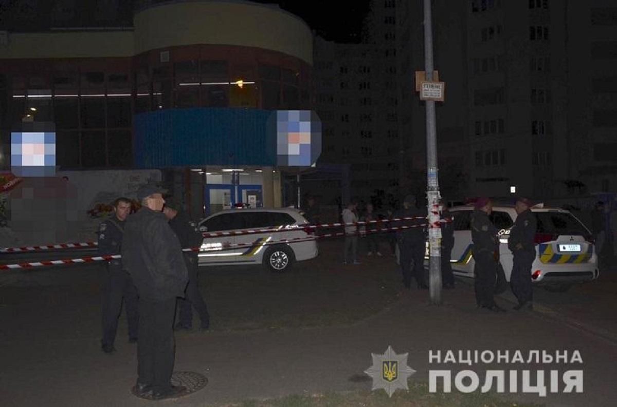 Стріляв по ногах: у Києві сталася сутичка за участю поліцейського – фото