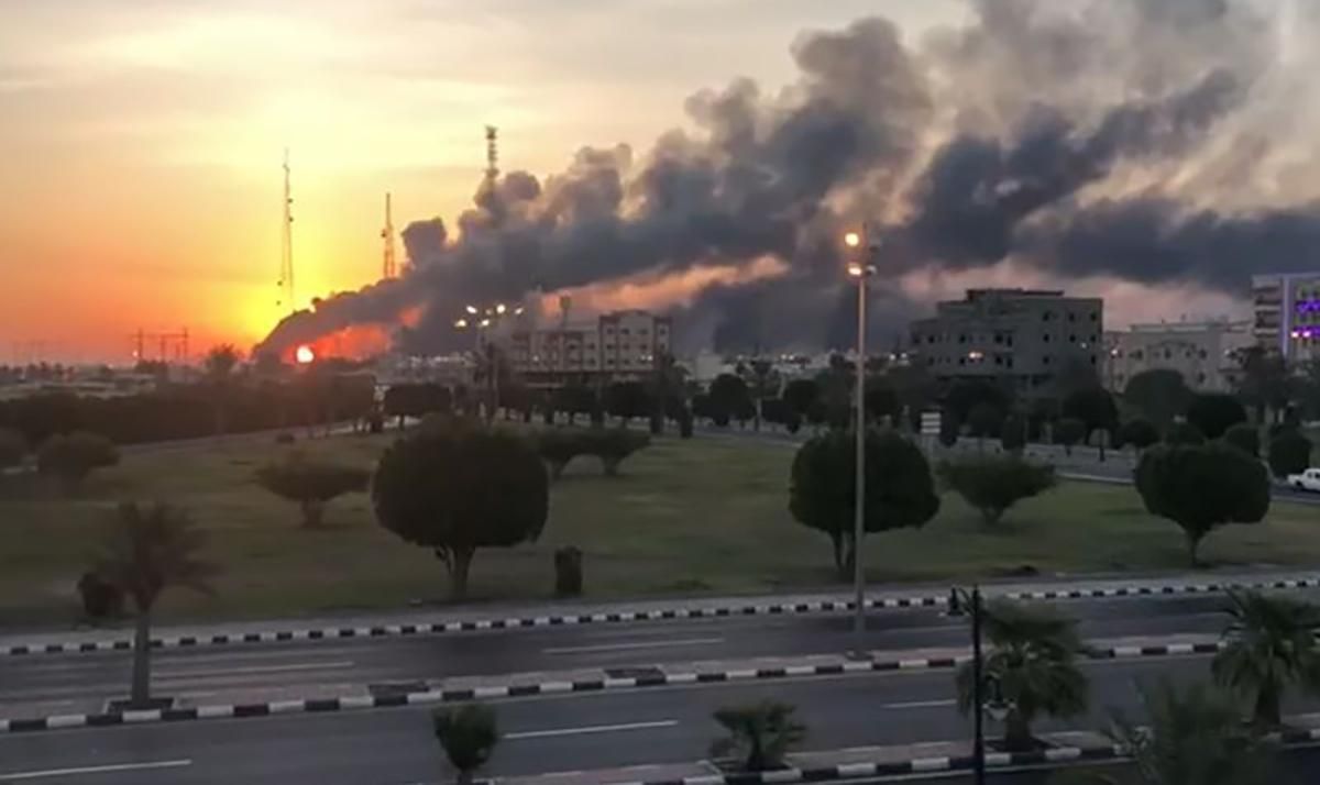 США довели причетність Ірану до атаки на саудівський нафтозавод: фото з супутника США довели причетність Ірану до атаки на саудівський нафтозавод: фото з супутника