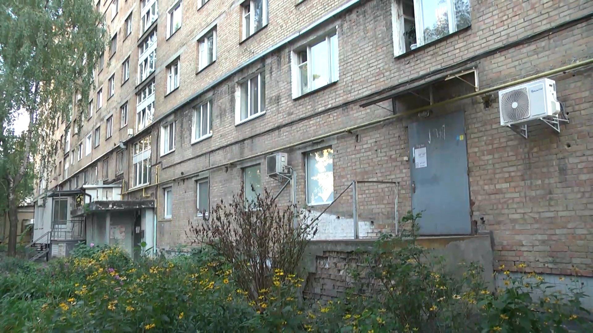 Дом в центре Киева годами стоит подтопленный: в чем проблема