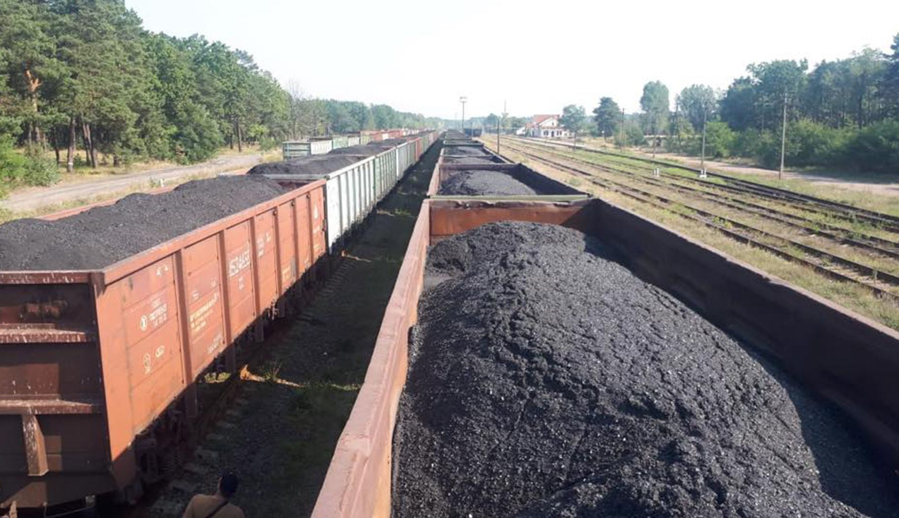 Активісти блокують російські вагони з вугіллям на Львівщині: деталі та фотодокази