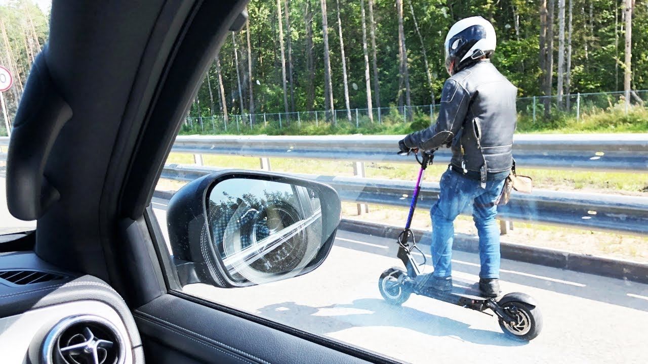 ДТП з електросамокатом у Львові змусила поліцію звернутися до Верховної Ради