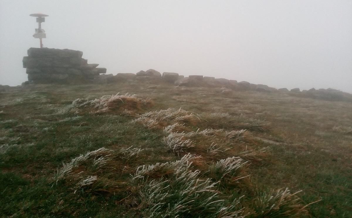 В Карпатах выпал первый снег: "холодное" фото В Карпатах выпал первый снег: "холодное" фото
