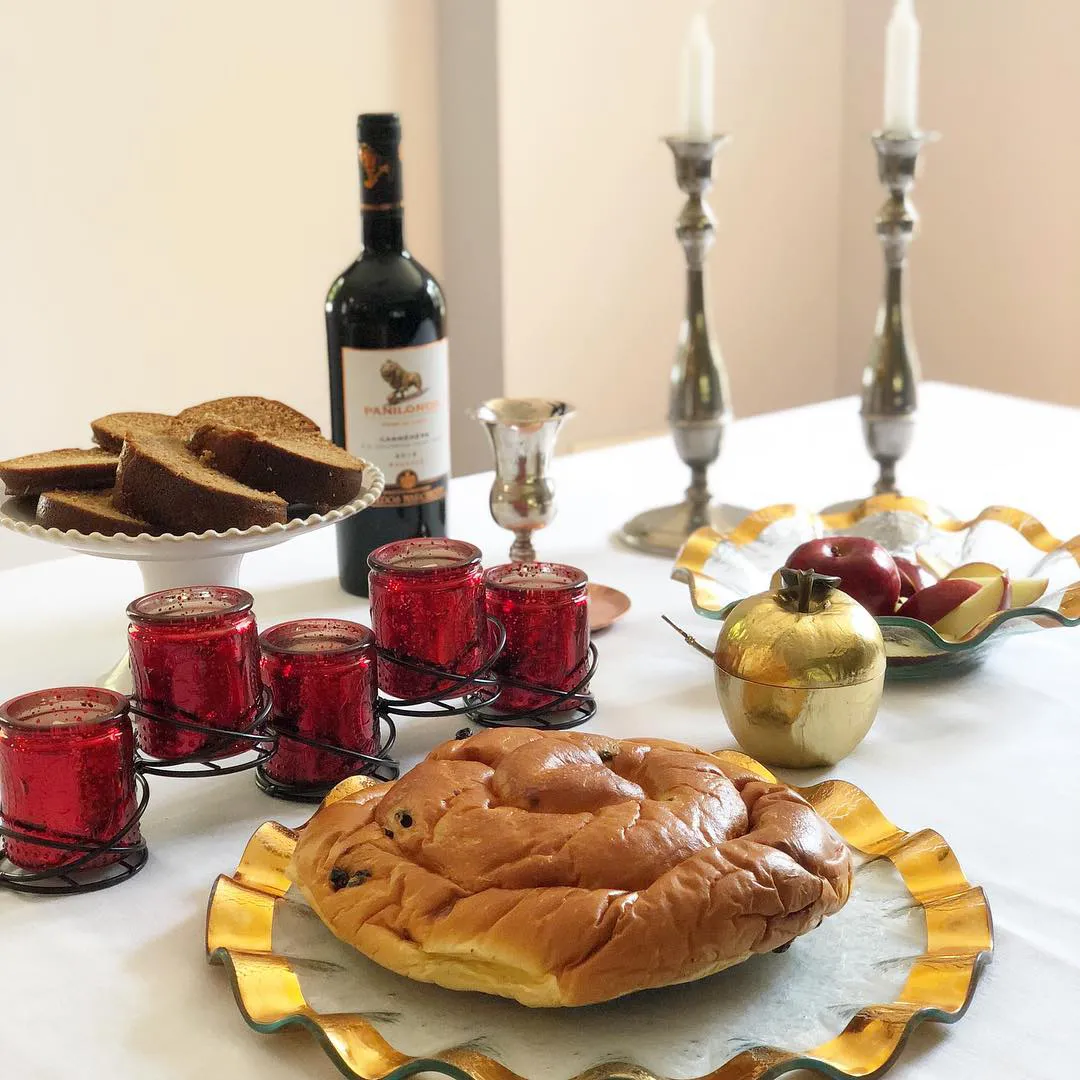 Святковий стіл юдеїв Святковий стіл юдеїв