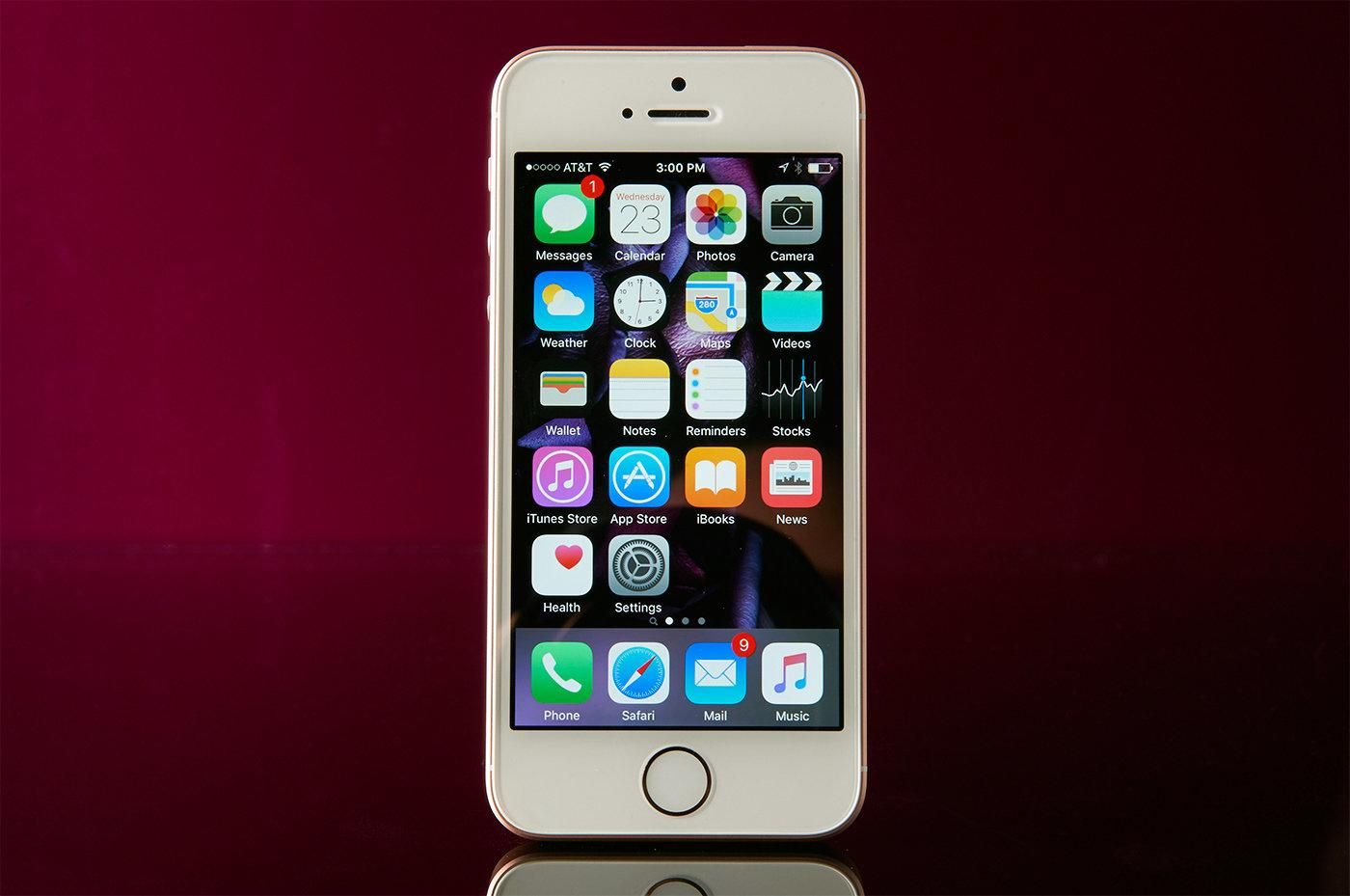 Бюджетный iPhone SE 2 Apple выпустит в следующем году