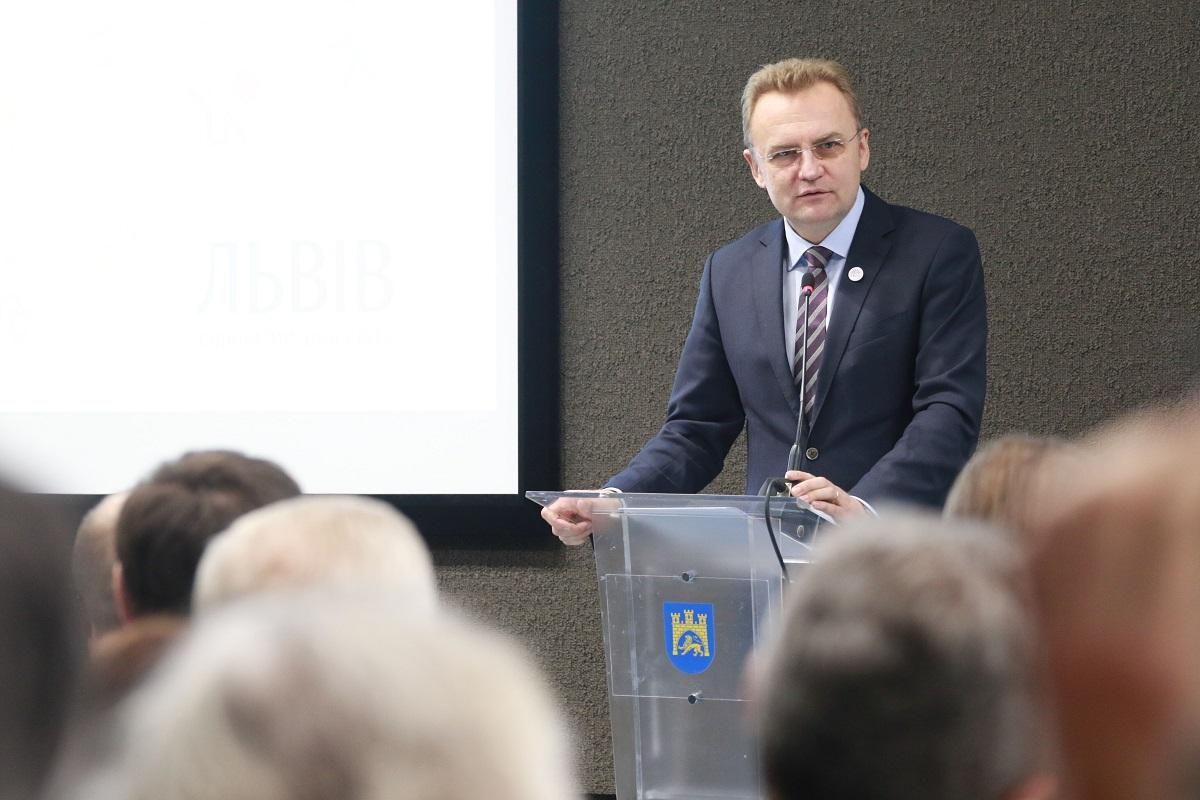 Садовий запропонував зменшити кількість депутатів Львівської міськради