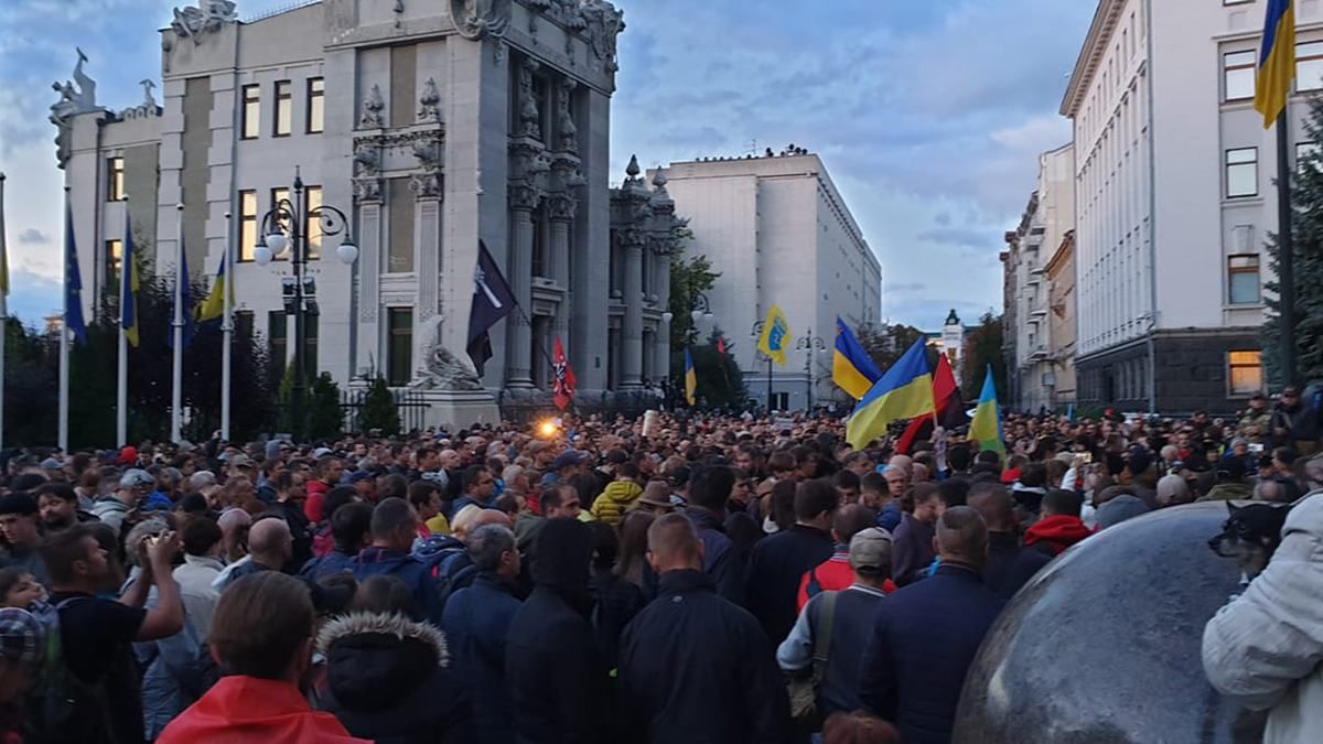 Нормандська змова – державна зрада: у Києві мітингували проти формули Штайнмаєра (фото та відео) Нормандська змова – державна зрада: у Києві мітингували проти формули Штайнмаєра (фото та відео)
