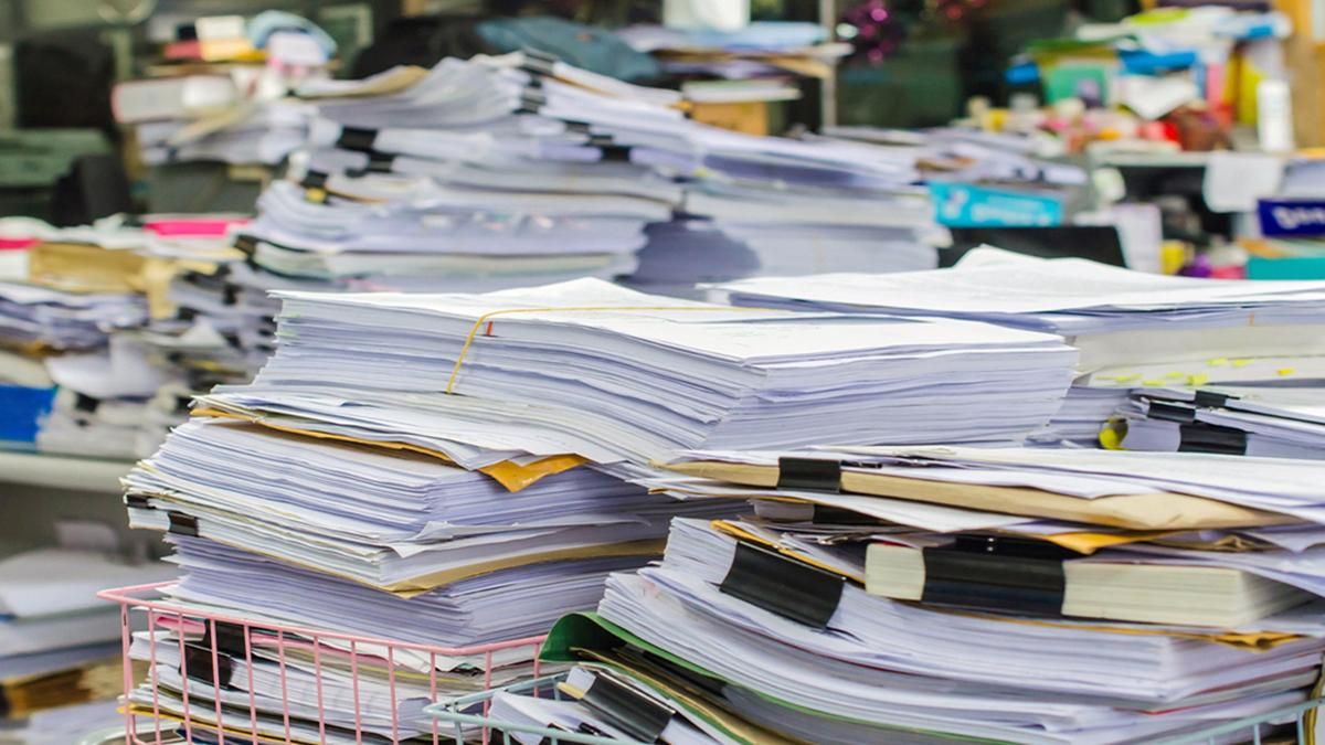 Без трудової книжки та копій: як Кабмін скорочує використання паперу Без трудової книжки та копій: як Кабмін скорочує використання паперу