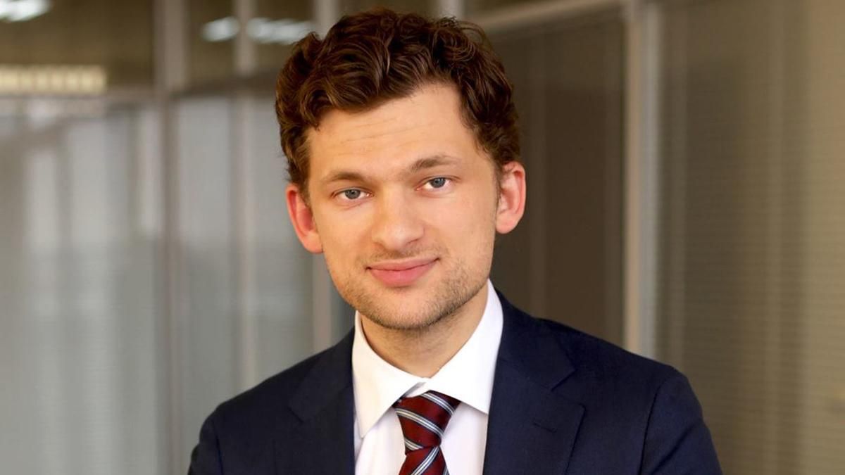 У Зеленського хочуть звести усі міністерства в одну будівлю У Зеленського хочуть звести усі міністерства в одну будівлю