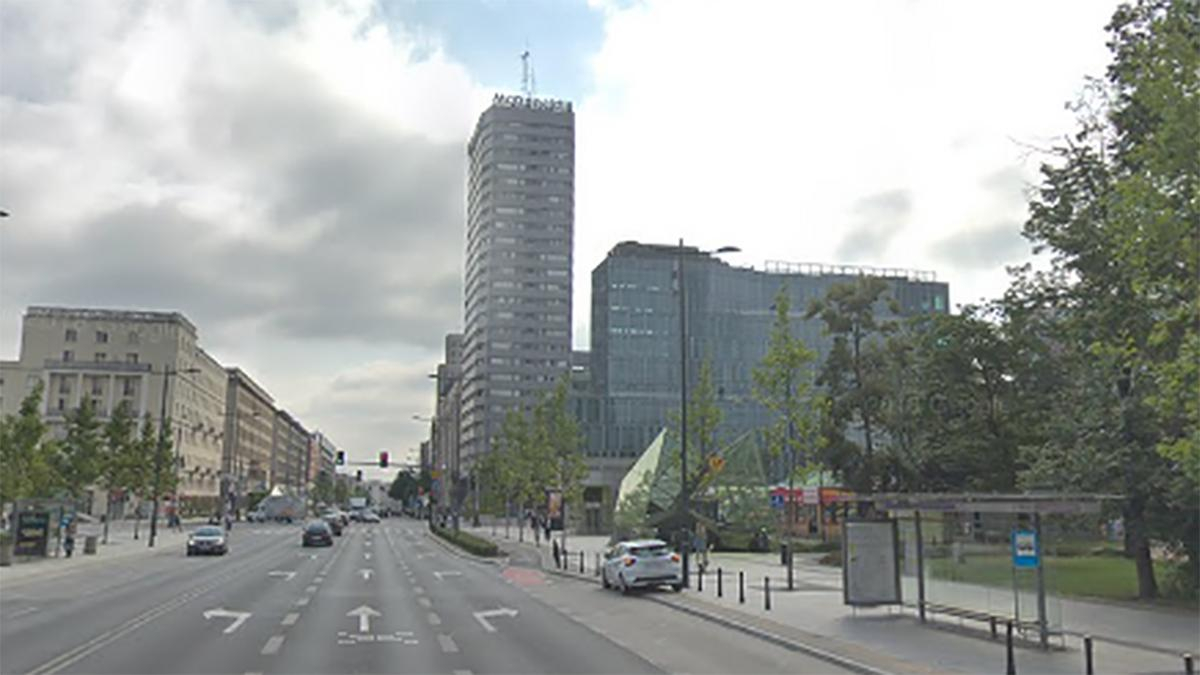 В Польше самоубийца выбросился с многоэтажки и упал на украинца