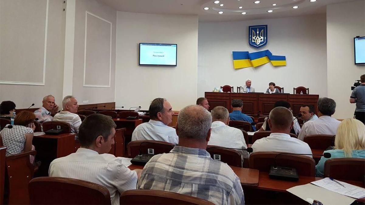 В Бахмуте на Донбассе впервые провели всю сессию горсовета на украинском языке: видео

