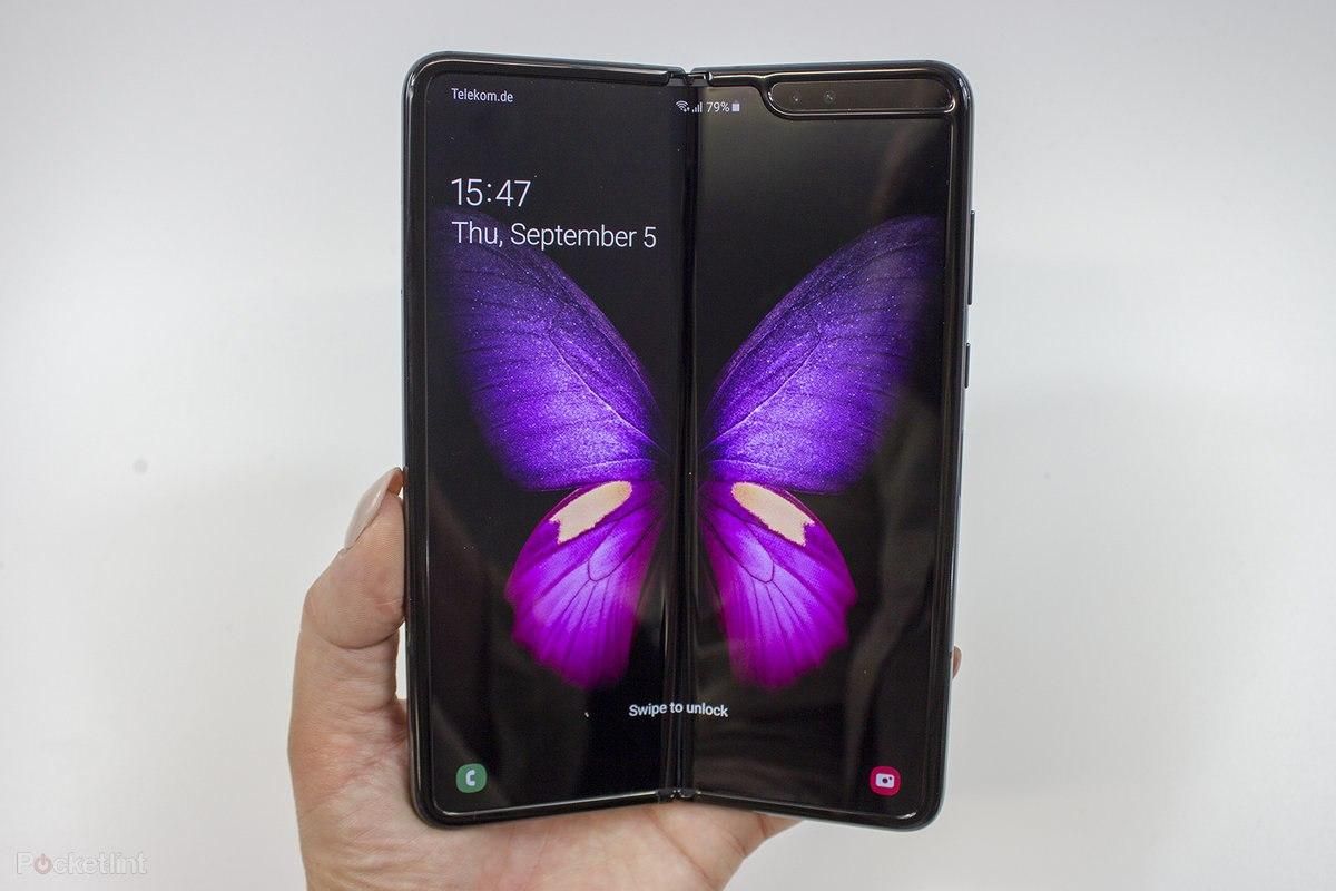 Galaxy Fold для бідних: Samsung працює над доступною версією гнучкого смартфона 