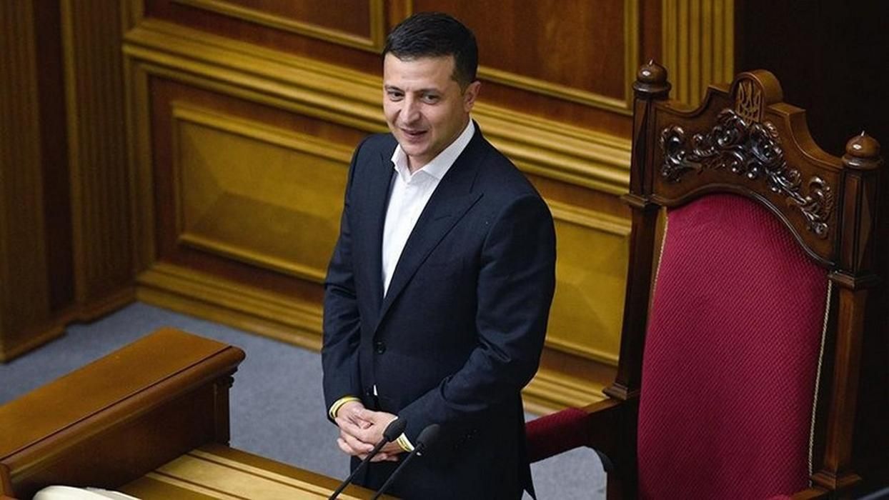 Зняти недоторканність із президента прагнуть 77 відсотків українців Зняти недоторканність із президента прагнуть 77 відсотків українців