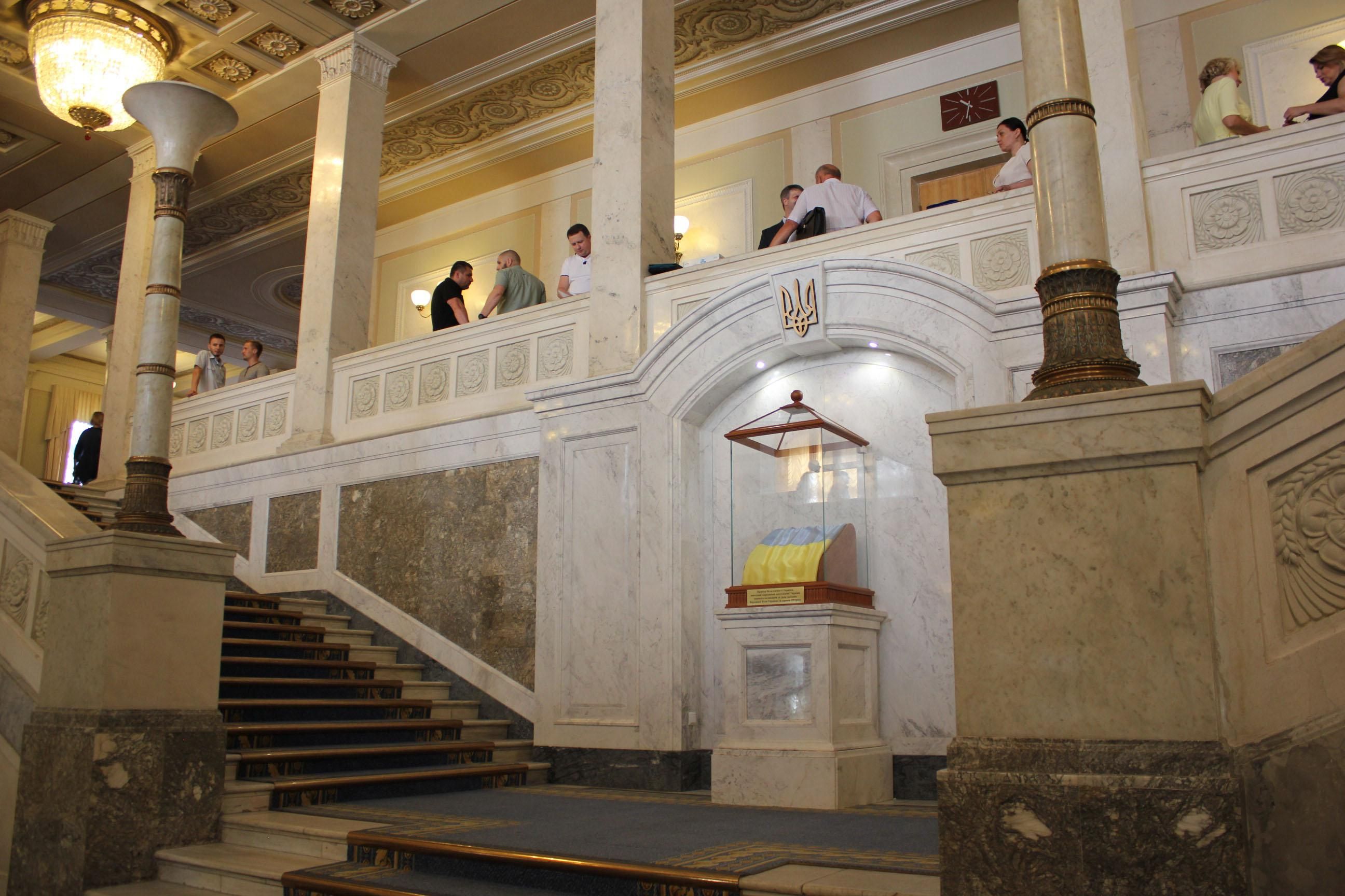 Парламентський побут: депутати показали умови, в яких працюють – фото, відео Парламентський побут: депутати показали умови, в яких працюють – фото, відео