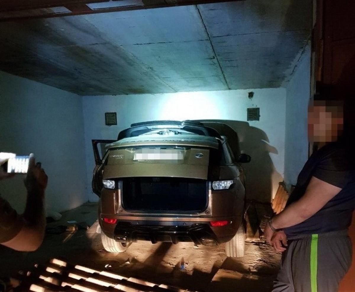 Причетний навіть поліцейський: знайшли банду викрадачів елітних авто Причетний навіть поліцейський: знайшли банду викрадачів елітних авто