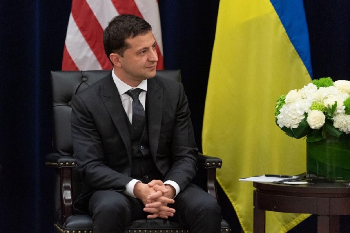 Зеленский ведет себя достойно, – эксперт об украинском скандале в США