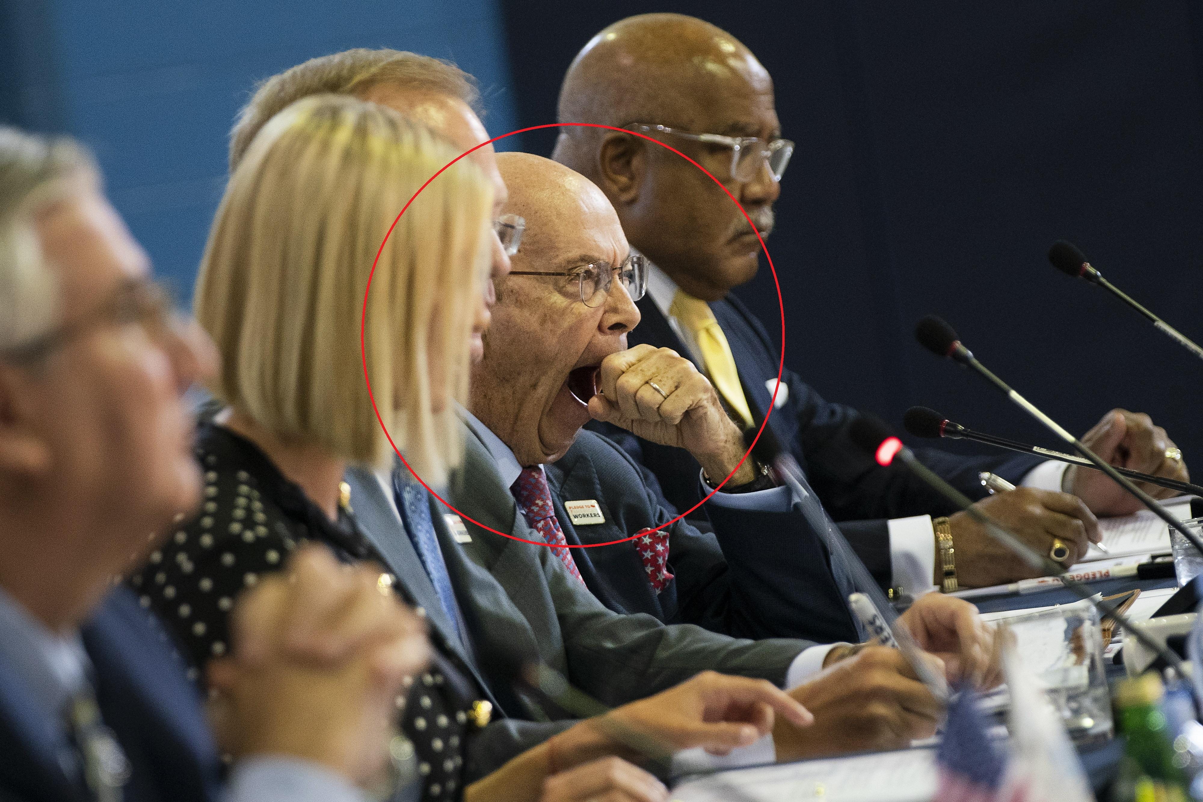 Министр торговли США заснул во время речи Трампа: тот же говорил об экономике – видео