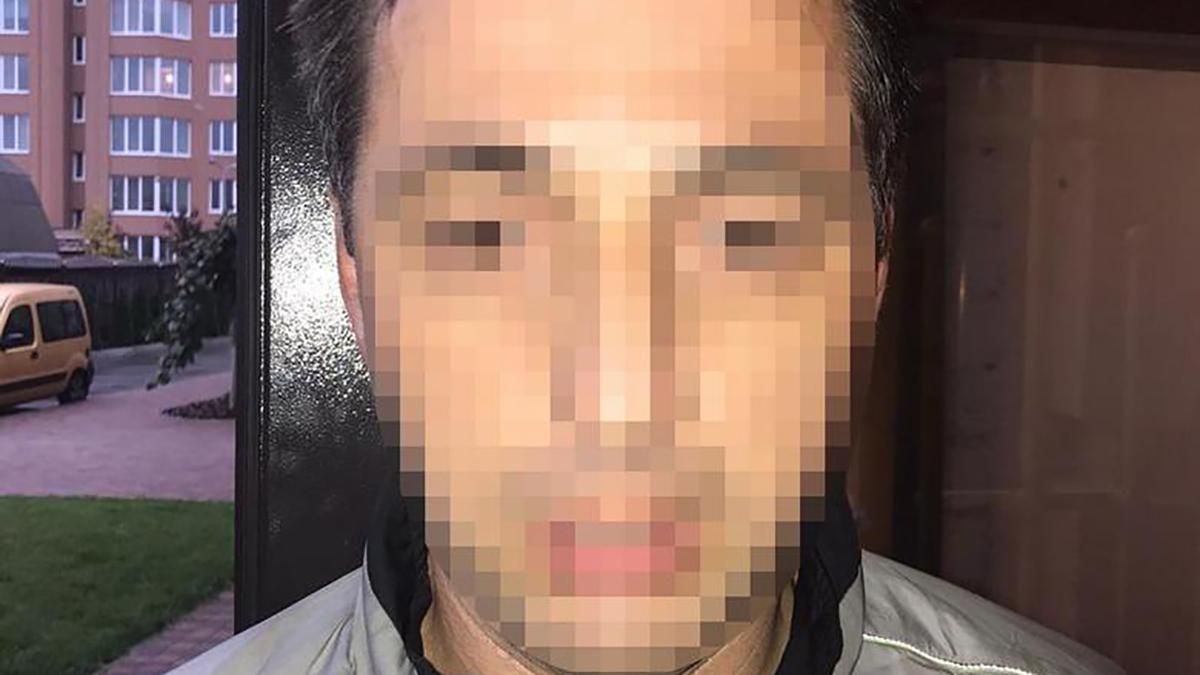 У Києві тренер з мініфутболу розбещував дітей: фото У Києві тренер з мініфутболу розбещував дітей: фото