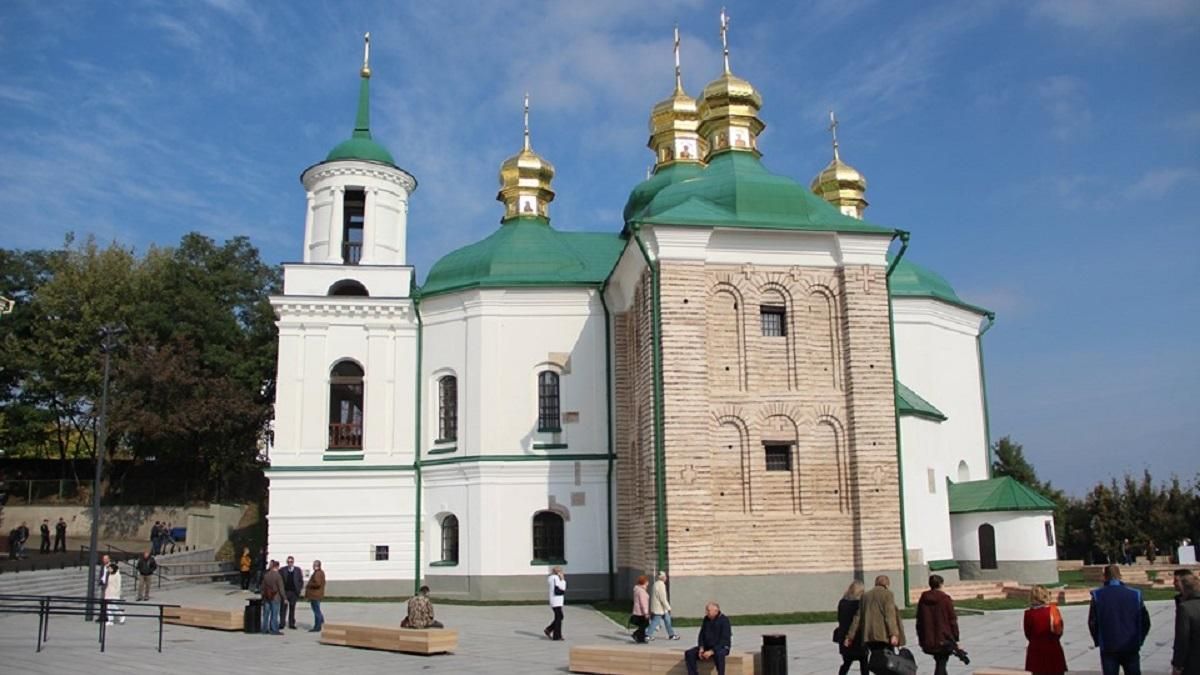 У Києві після ремонту відкрили пам'ятку архітектури – церкву 12 століття У Києві після ремонту відкрили пам'ятку архітектури – церкву 12 століття