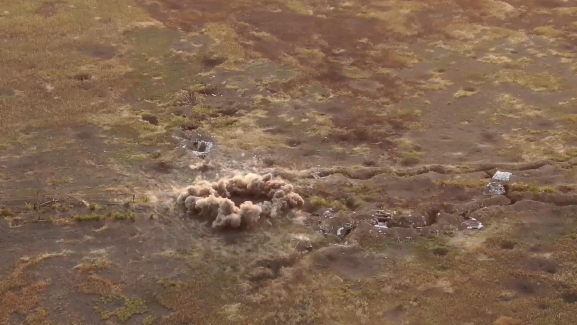 Бійці ЗСУ потужно знищили позицію бойовиків: ефектне відео Бійці ЗСУ потужно знищили позицію бойовиків: ефектне відео