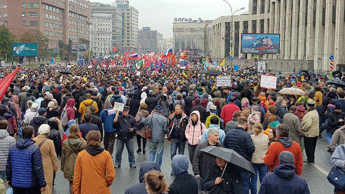 У Москві проходить багатотисячний мітинг на підтримку російських політв'язнів: фото і відео