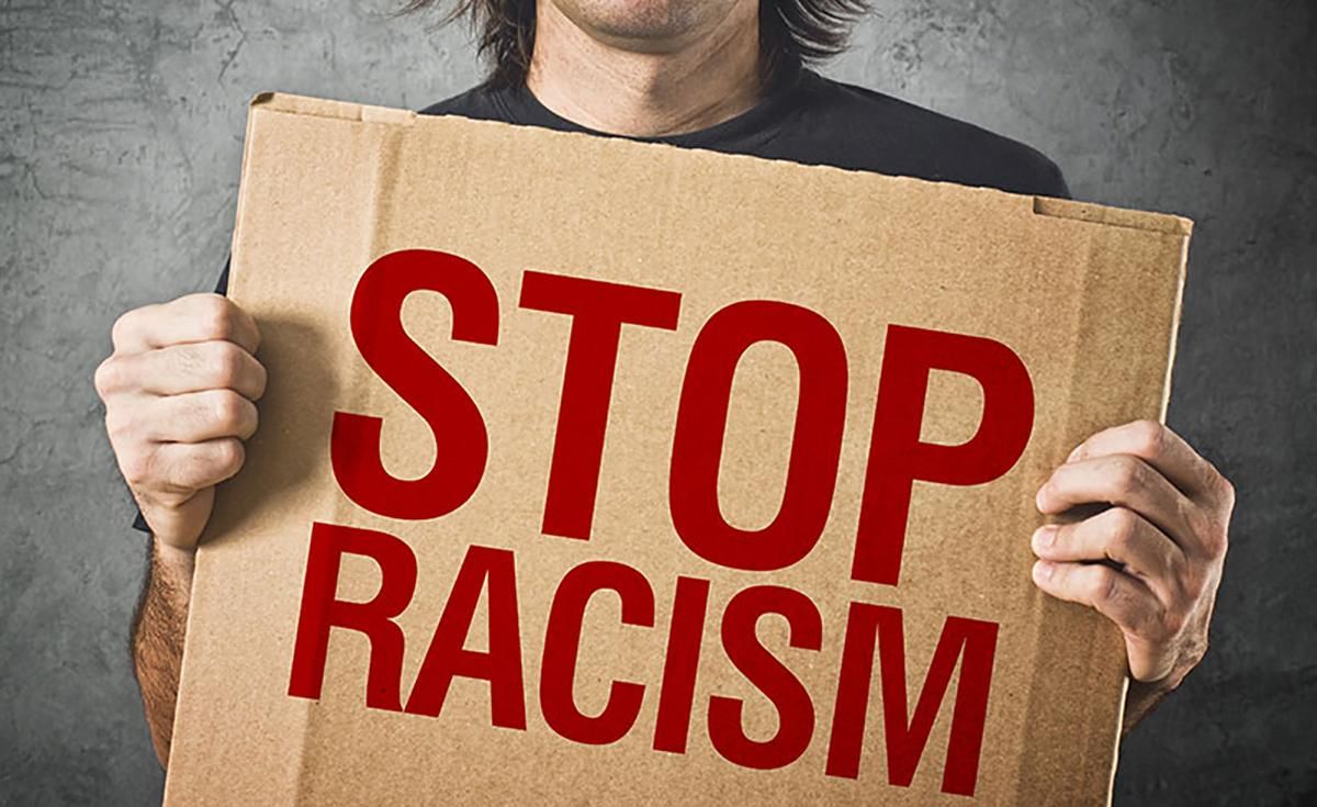 Білошкірим заборонили виступати на антирасистській конференції в Шотландії Білошкірим заборонили виступати на антирасистській конференції в Шотландії