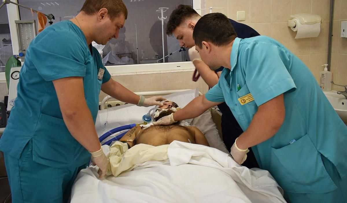 Умер украинский военный, которого после ранения несколько недель спасали медики