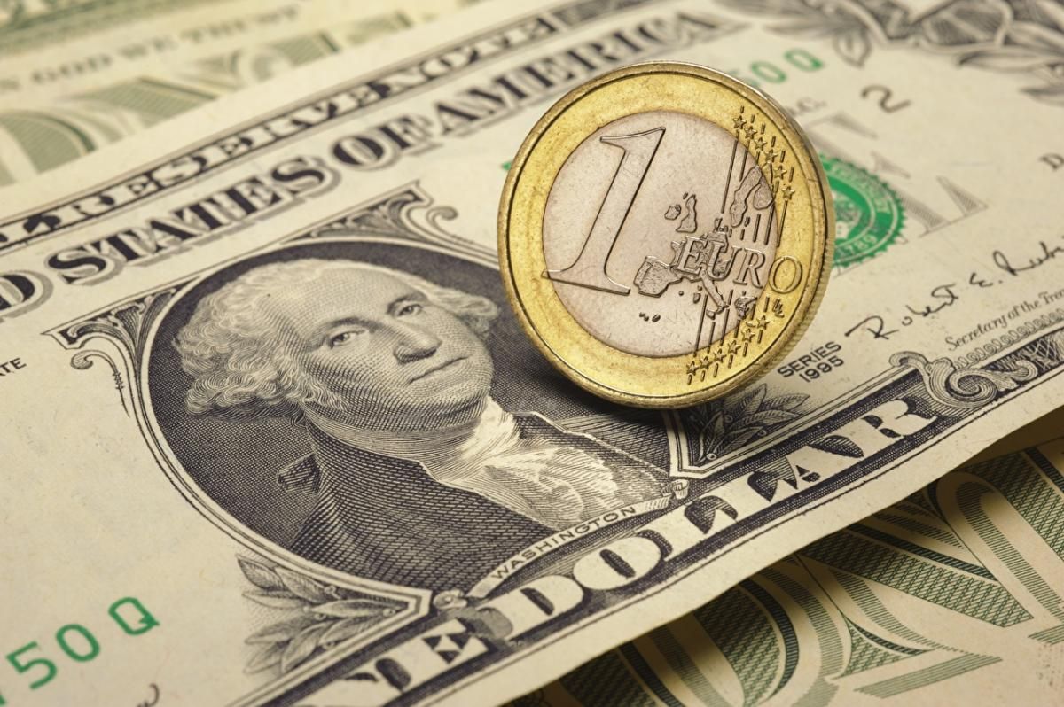 Курс валют на 1 октября: доллар дорожает, евро – без ощутимых изменений