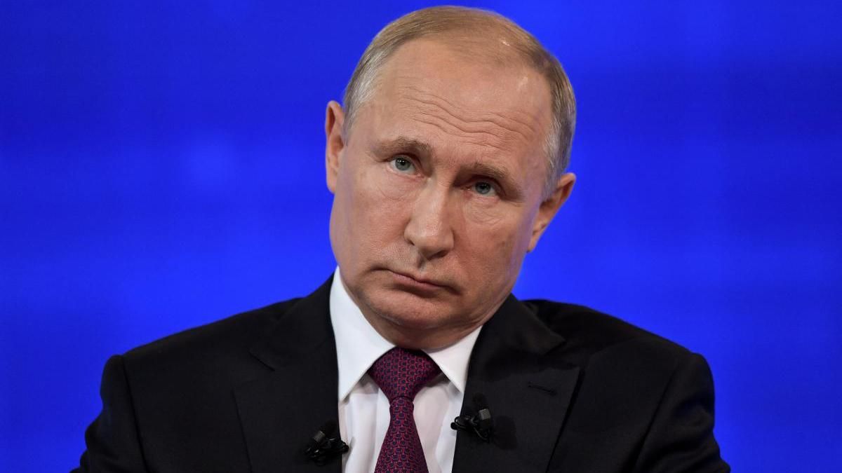 Путин – тупое писклявое чмо: неизвестный оскорбил лидера РФ, его искали целый день Путин – тупое писклявое чмо: неизвестный оскорбил лидера РФ, его искали целый день