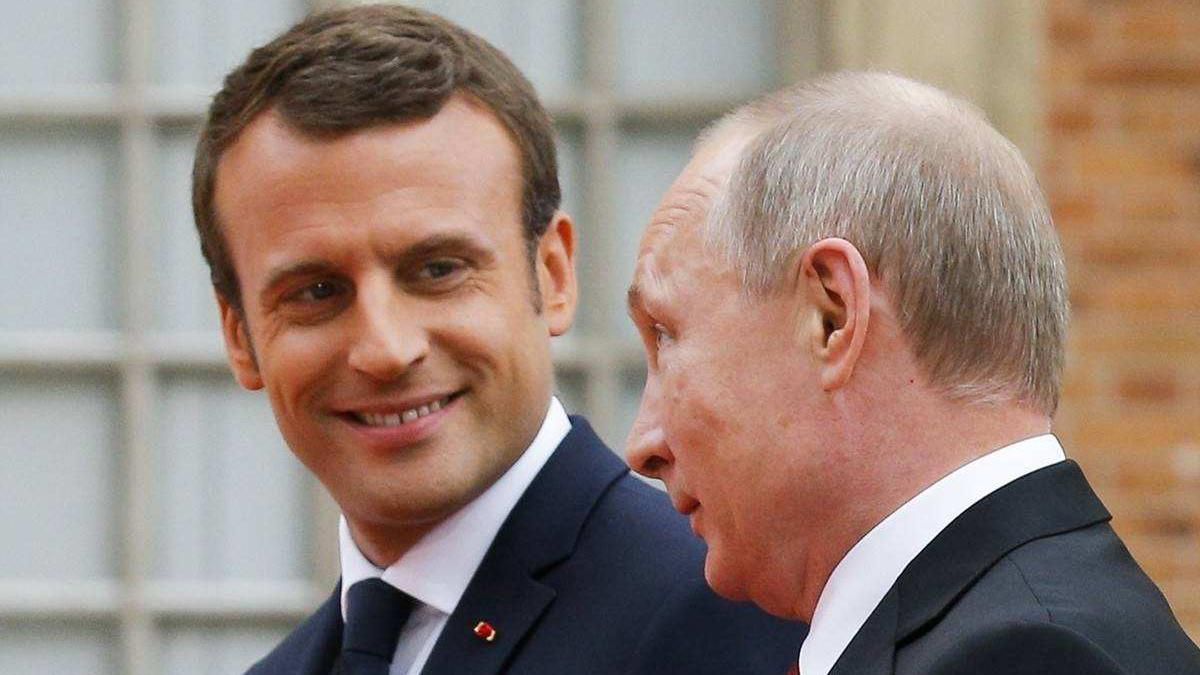 Макрон призвал подписать формулу Штайнмайера Макрон призвал подписать формулу Штайнмайера