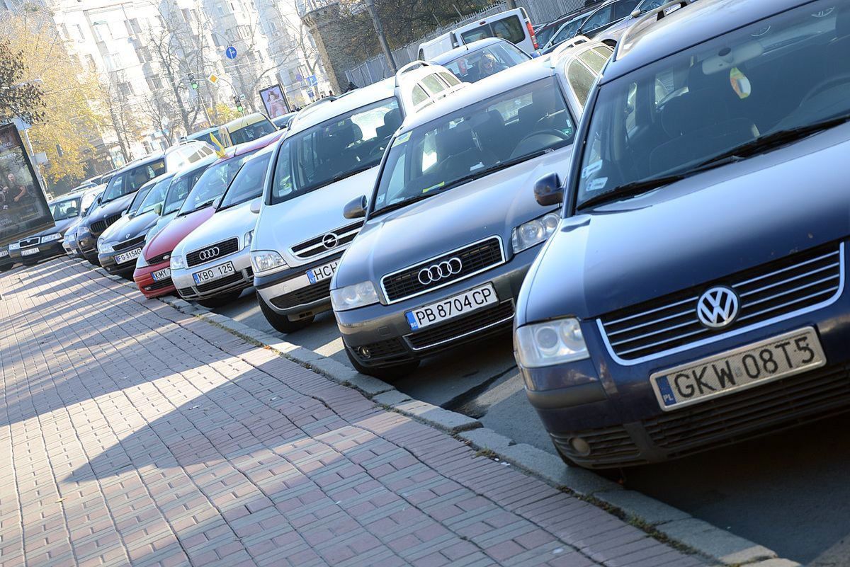 Размер пошлины на авто на еврономерах не имеет никакого экономического обоснования, – Ярошевич
