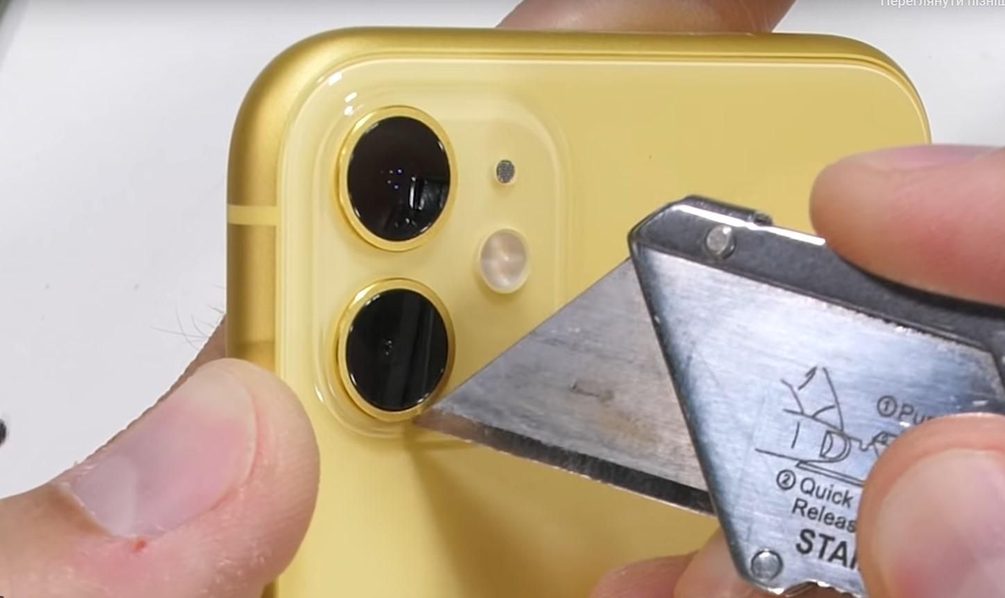 iPhone 11 протестували на міцність: не обійшлось без сюрпризів iPhone 11 протестували на міцність: не обійшлось без сюрпризів