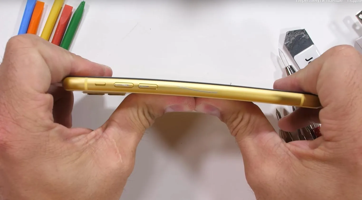 iPhone 11 протестували на міцність iPhone 11 протестували на міцність