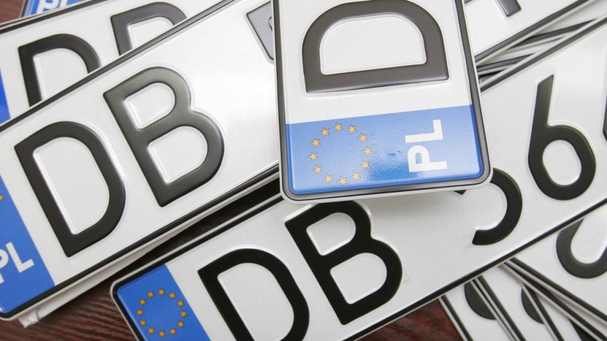 Кабмін відклав штрафи для власників "євроблях" до 2020 року Кабмін відклав штрафи для власників "євроблях" до 2020 року