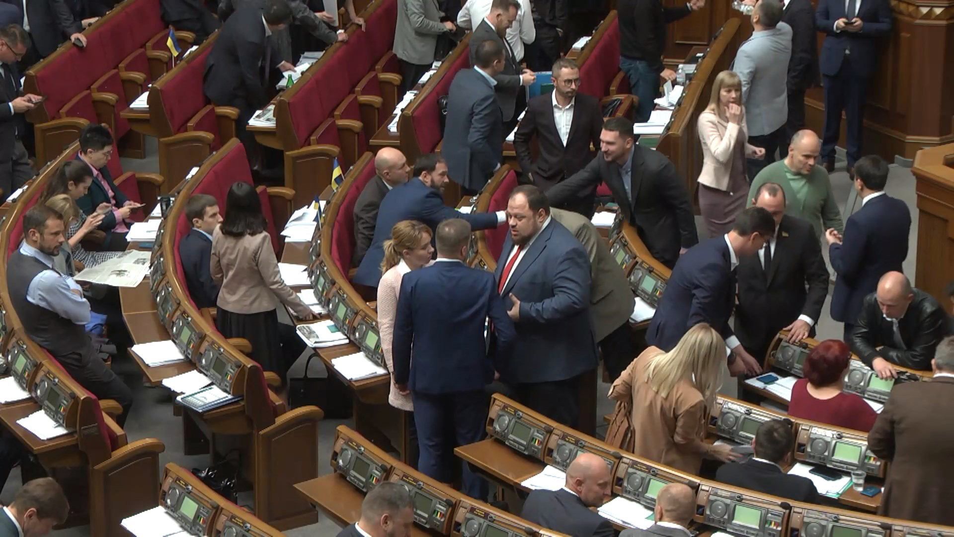 "Слуги народа" не до конца все понимали, – эксперт о провале отмены неприкосновенности "Слуги народа" не до конца все понимали, – эксперт о провале отмены неприкосновенности