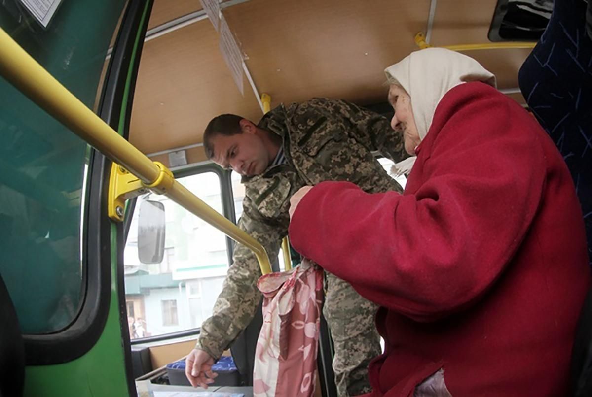 Зеленський підписав закон про штрафи за відмову в пільговому проїзді учасникам бойових дій