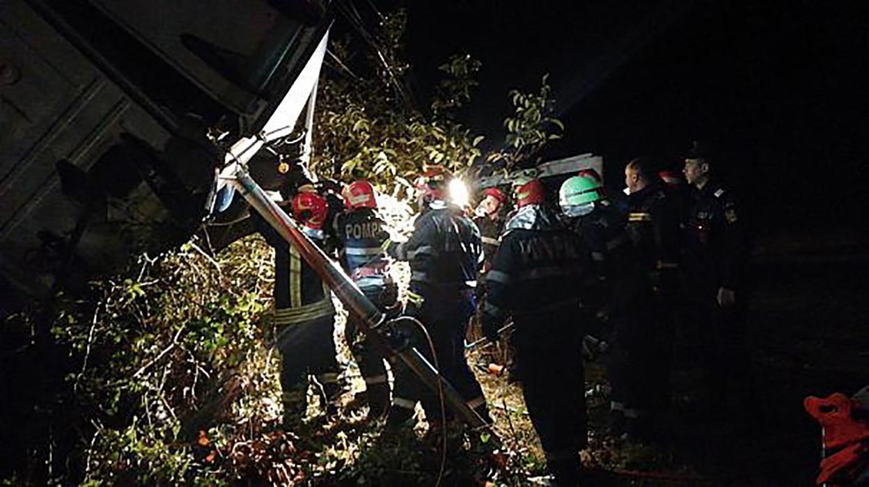 Одна з найкривавіших ДТП в історії Румунії, багато жертв: деталі, фото, відео Одна з найкривавіших ДТП в історії Румунії, багато жертв: деталі, фото, відео