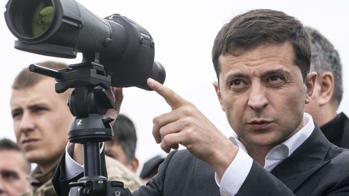 Зеленский поручил проработать вопрос упрощения въезда и выезда на Донбасс Зеленский поручил проработать вопрос упрощения въезда и выезда на Донбасс